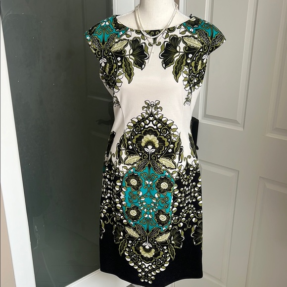 Maggy London White and Black Sheath Dress with Flutter Sleeves - Picture 1 of 1